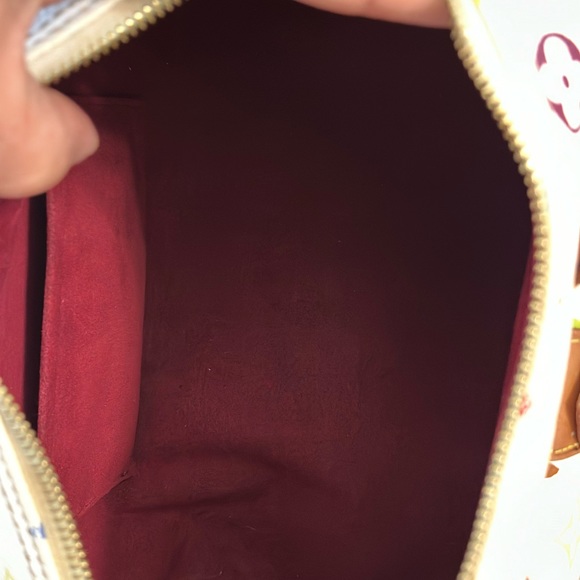 Authentic Louis Vuitton bag 💕 - Picture 9 of 16